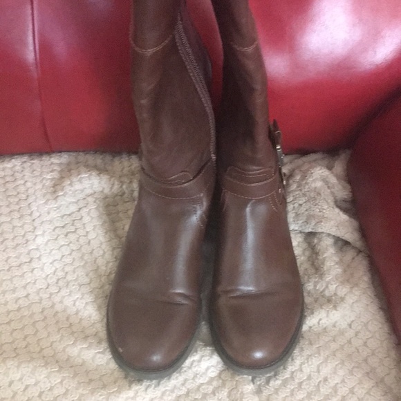 Boots - Picture 8 of 8